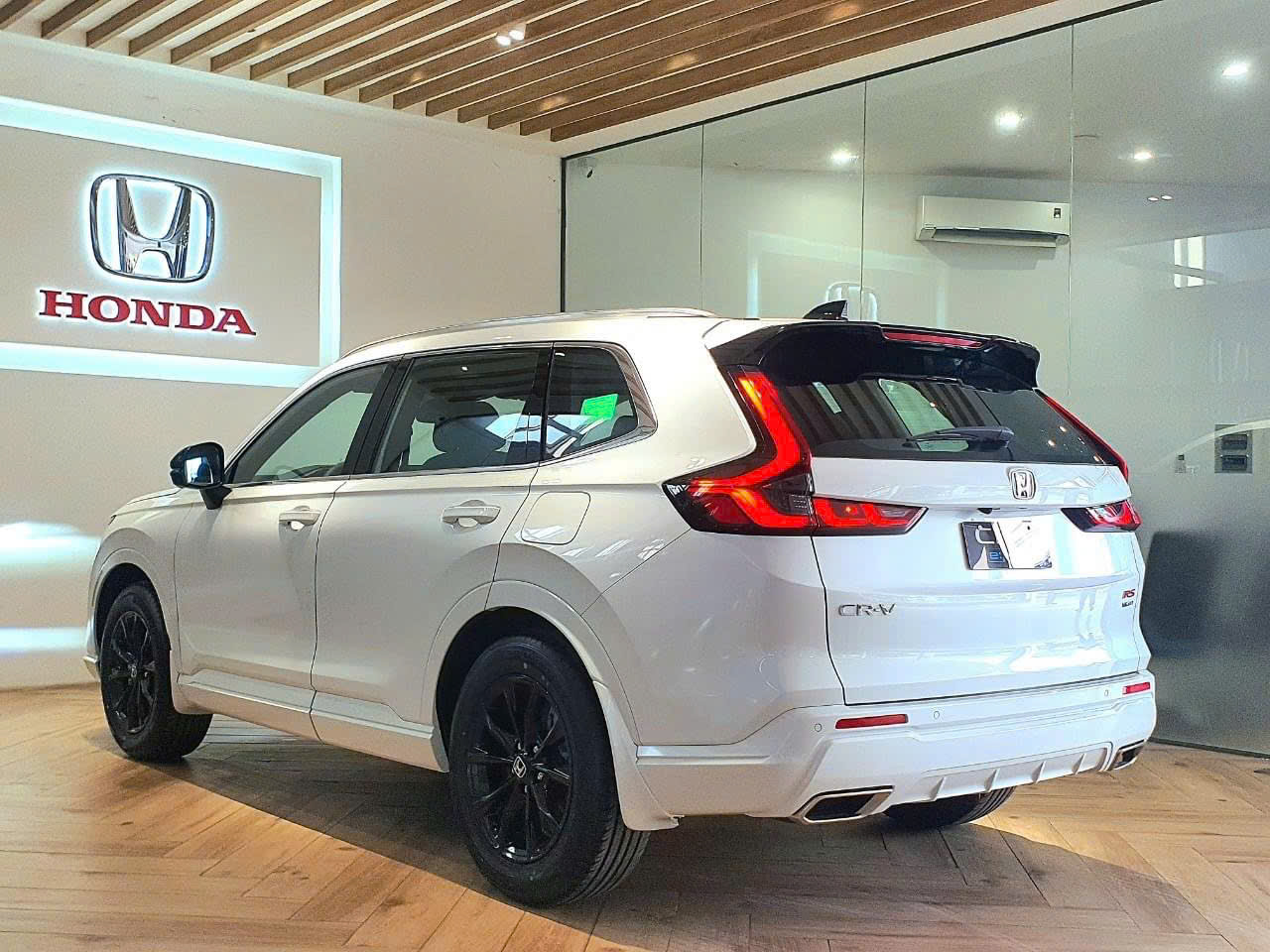 Honda CR-V RS Màu trắng 